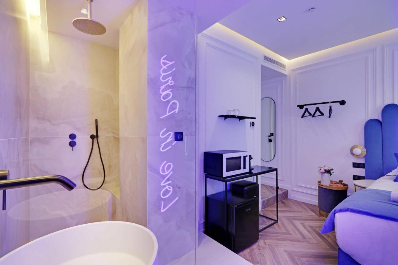 Private Suite With Jacuzzi - 2P - Rivoli Parijs Buitenkant foto